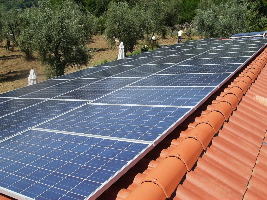 découvrez nos conseils d'experts pour choisir et optimiser l'utilisation de panneaux photovoltaïques. apprenez à maximiser votre production d'énergie solaire, à comprendre les subventions disponibles et à entretenir vos installations pour en tirer le meilleur parti.