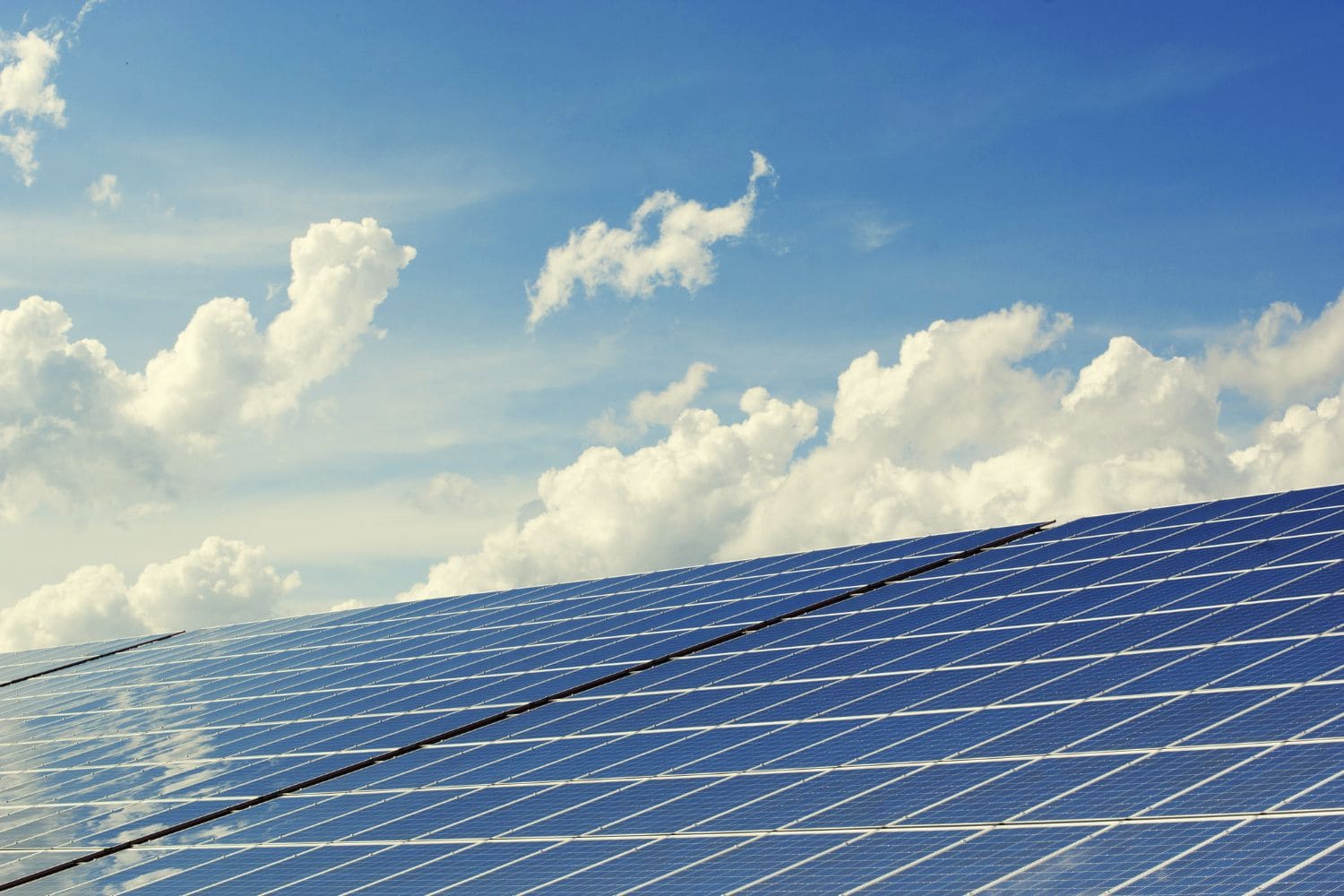 découvrez nos panneaux photovoltaïques d'occasion, une solution économique et écologique pour générer votre propre énergie solaire. profitez de prix réduits tout en contribuant à la protection de l'environnement.