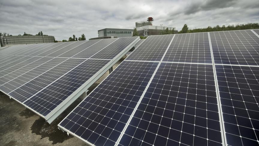 découvrez nos solutions de panneaux photovoltaïques à lille pour optimiser votre consommation énergétique et réduire votre facture d'électricité. profitez d'une énergie renouvelable et durable tout en contribuant à la protection de l'environnement.