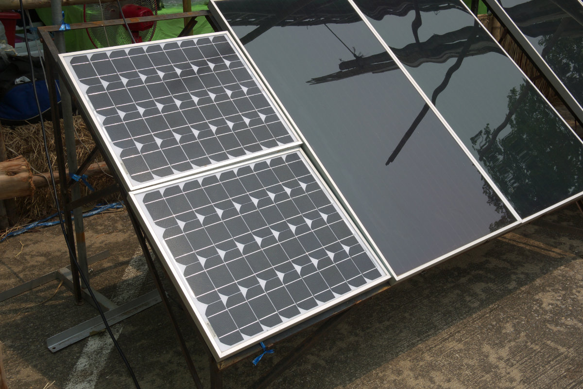 découvrez les avantages et inconvénients des panneaux photovoltaïques (pv) dans notre guide complet. informez-vous sur les bénéfices écologiques et économiques, ainsi que sur les défis à relever pour une installation d'énergie solaire réussie.