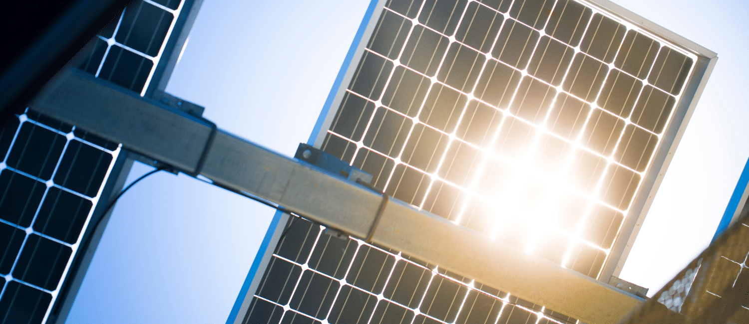 découvrez les avantages des panneaux solaires noirs, une solution esthétique et efficace pour optimiser la production d'énergie solaire. alliez performance et design pour un habitat durable.