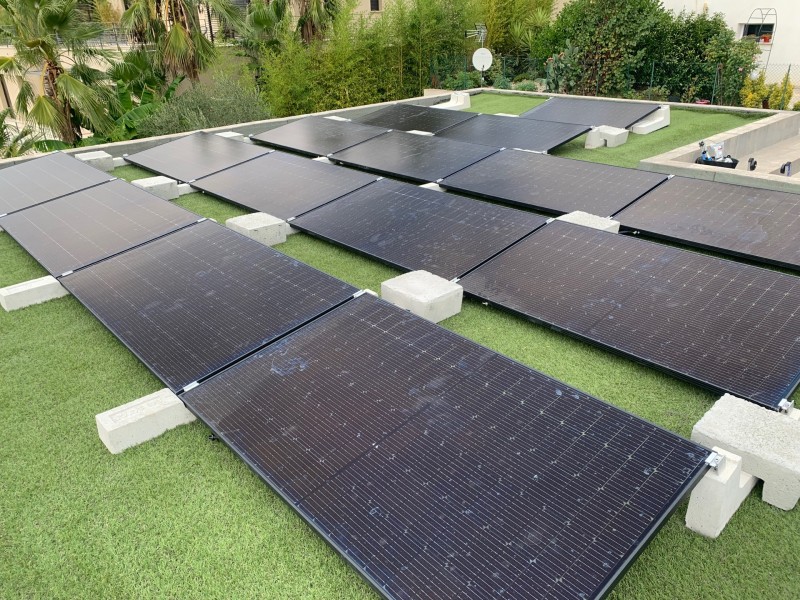 découvrez les avantages d'un toit plat solaire : une solution éco-responsable pour optimiser l'espace, augmenter l'efficacité énergétique de votre maison et contribuer à la préservation de l'environnement.