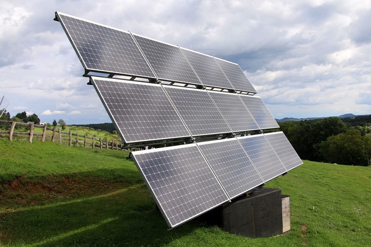 découvrez les avantages des panneaux solaires pour produire de l'énergie renouvelable, réduire vos factures d'électricité et contribuer à la protection de l'environnement. informez-vous sur les différentes options, l'installation et les aides disponibles.