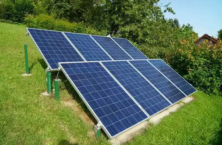 découvrez les avantages des panneaux solaires au sol pour une production d'énergie renouvelable efficace. apprenez comment optimiser l'installation de vos panneaux solaires au sol pour maximiser l'ensoleillement et minimiser l'impact environnemental.