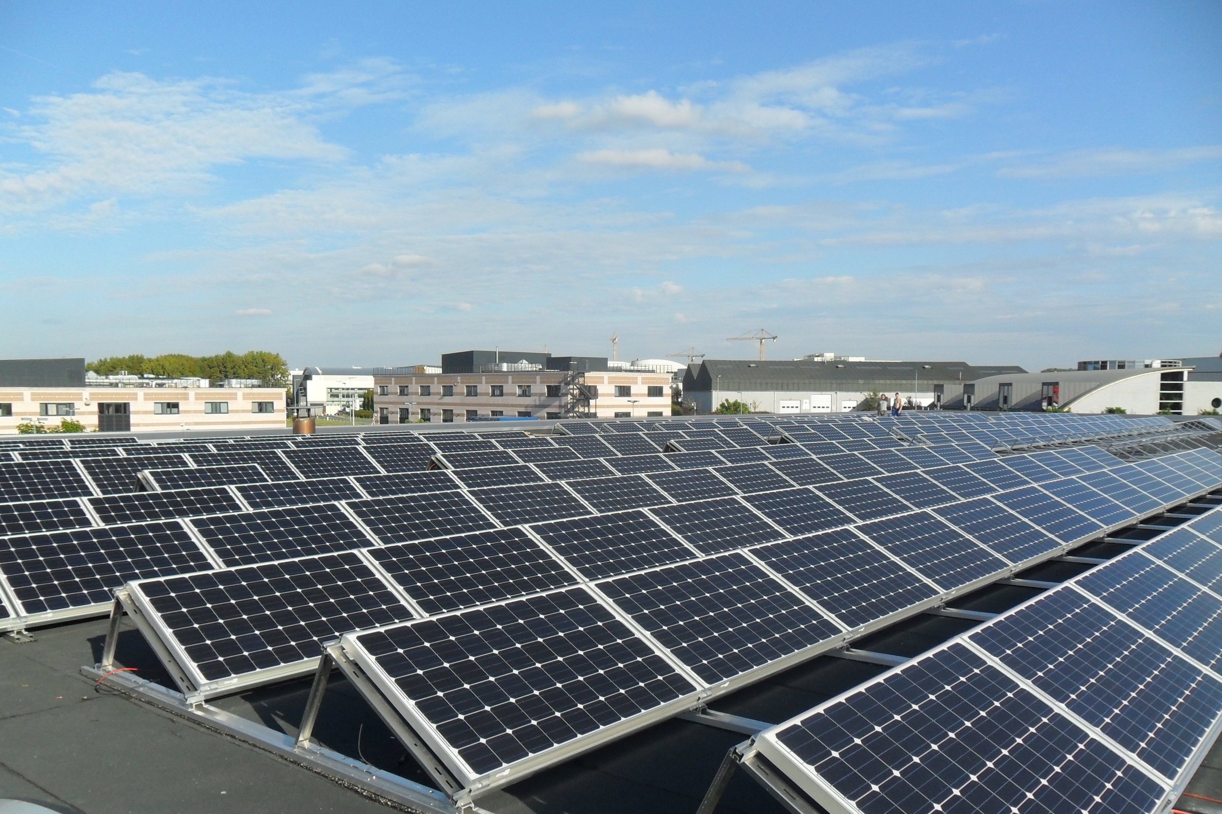 découvrez les meilleurs panneaux solaires en belgique pour réduire vos factures d'énergie et contribuer à la protection de l'environnement. informez-vous sur les options disponibles, les installations et les aides financières pour passer à l'énergie solaire.