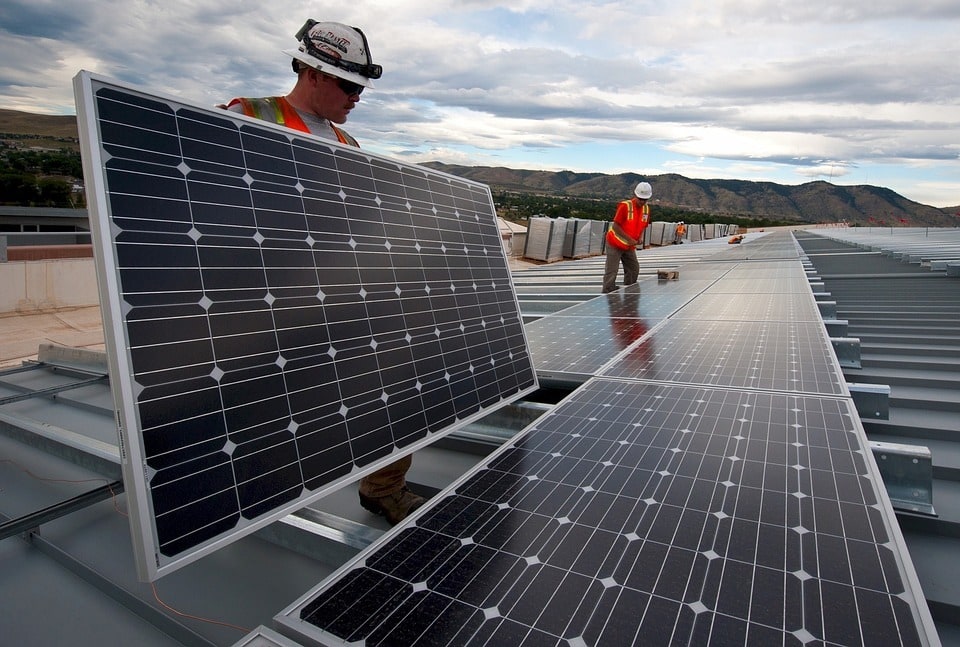 découvrez comment les panneaux solaires jouent un rôle essentiel dans la transition énergétique. informez-vous sur leurs avantages, leur impact environnemental et comment ils contribuent à un avenir durable tout en optimisant votre consommation d'énergie.