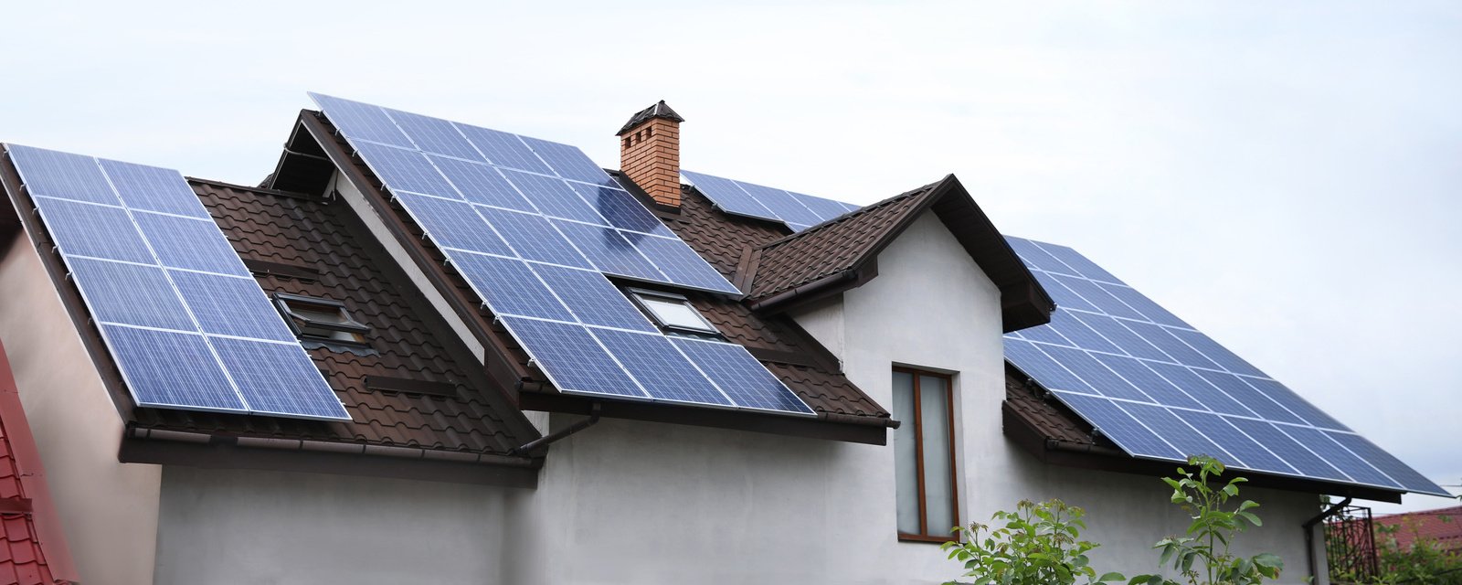 découvrez comment les panneaux solaires peuvent transformer votre consommation d'énergie en une solution durable et économique. apprenez les avantages, l'installation et les incitations disponibles pour maximiser votre investissement dans l'énergie renouvelable.