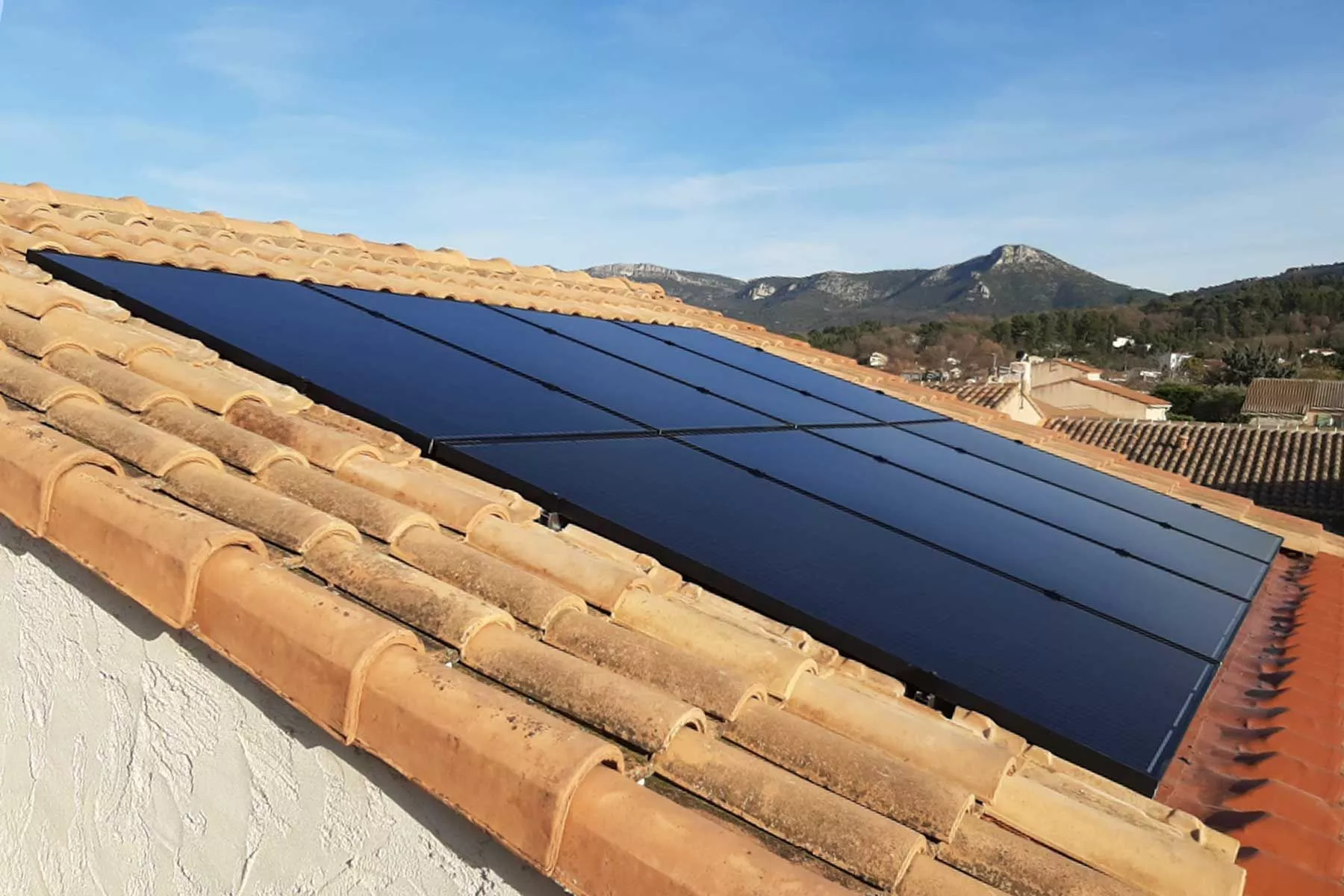 découvrez les panneaux solaires hybrides, une solution innovante alliant photovoltaïque et thermique pour maximiser votre production d'énergie. idéaux pour optimiser l'efficacité énergétique de votre logement tout en réduisant vos factures d'électricité, ces panneaux représentent un choix durable et écologique. informez-vous dès maintenant sur leurs avantages et leur installation!