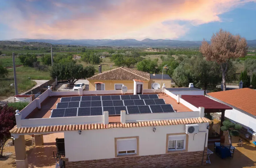 découvrez comment les panneaux solaires pour toit plat peuvent transformer votre espace en une source d'énergie durable et économique. optimisez le rendement énergétique de votre maison tout en préservant l'environnement grâce à des solutions innovantes adaptées aux toits plats.