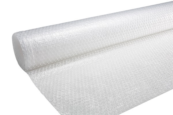 découvrez le papier bulle, l'outil idéal pour protéger vos objets fragiles lors de vos déménagements ou envois. léger et résistant, il offre une excellente protection contre les chocs et les impacts. parfait pour emballer vos souvenirs, œuvres d'art et matériel électronique.