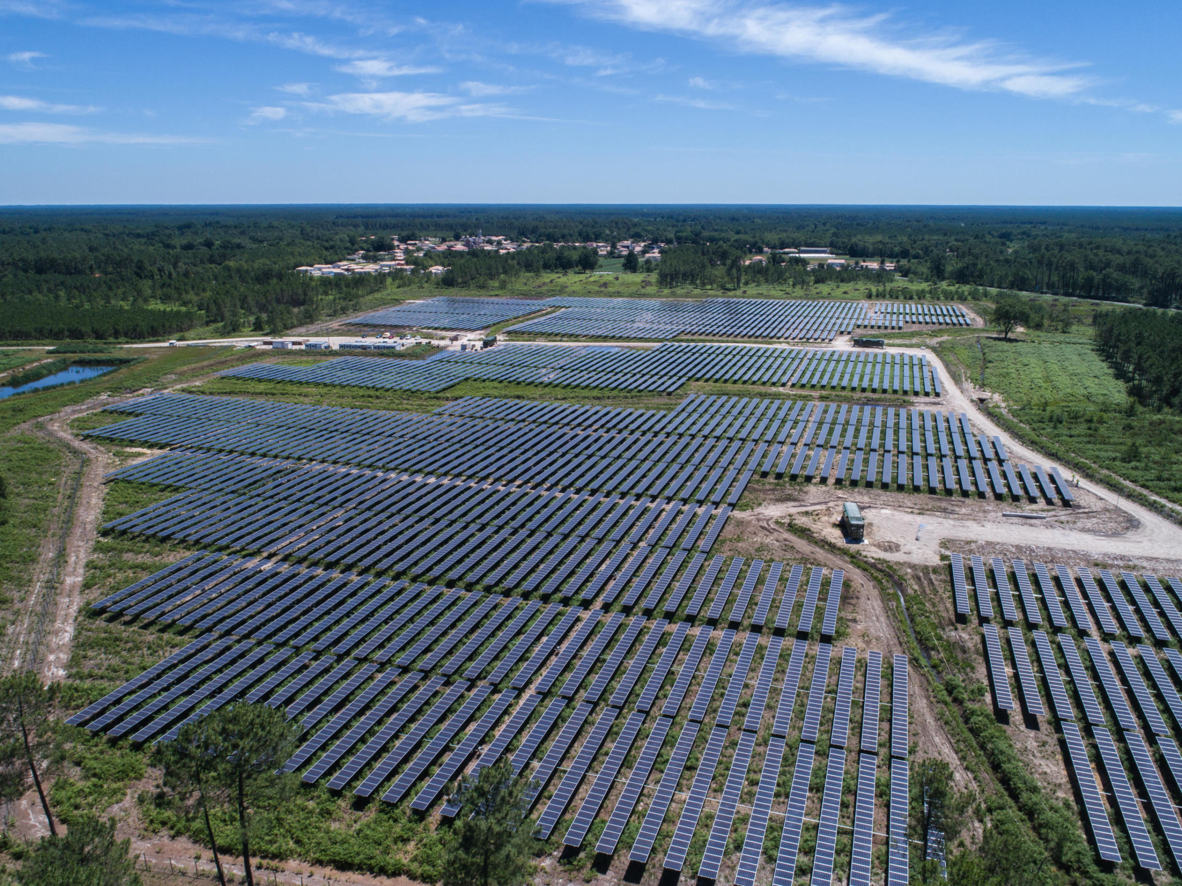 découvrez notre parc solaire, une solution innovante et durable pour produire de l'énergie verte. profitez d'une visite immersive pour comprendre le fonctionnement des panneaux solaires et leur contribution à la transition énergétique.