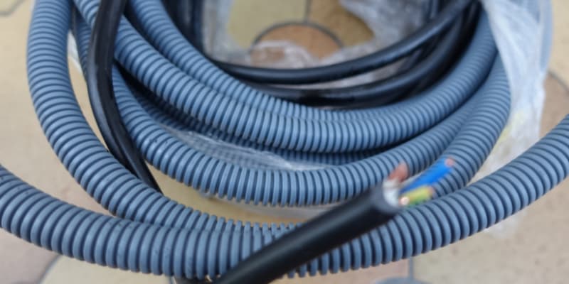 découvrez comment passer un câble dans une gaine de manière simple et efficace. suivez nos conseils pratiques pour assurer une installation sécurisée et optimisée, idéale pour vos projets d'électricité ou de télécommunication.