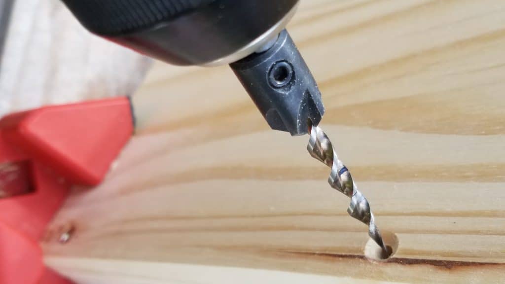 découvrez tout ce qu'il faut savoir sur le perçage du bois : techniques, outils recommandés et conseils pratiques pour réaliser des trous précis et adaptés à tous vos projets de menuiserie. transformez vos idées en réalisations avec notre guide complet sur le perçage du bois.