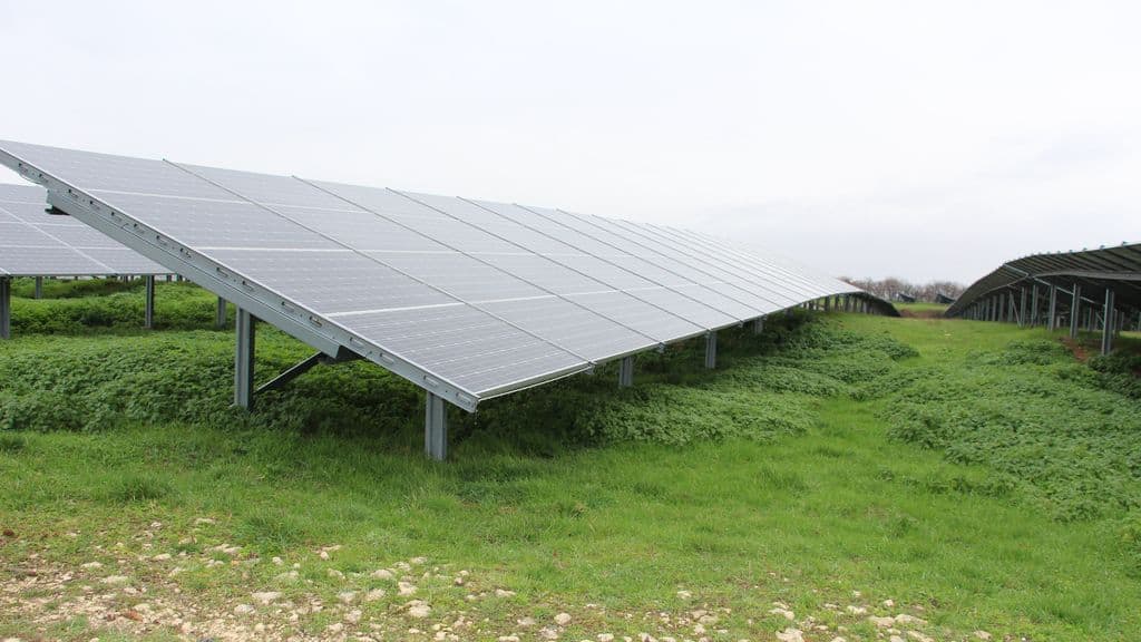 découvrez les avantages du photovoltaïque, une solution d'énergie renouvelable qui transforme la lumière du soleil en électricité. explorez comment cette technologie peut réduire vos factures d'énergie, contribuer à la protection de l'environnement et augmenter la valeur de votre propriété.