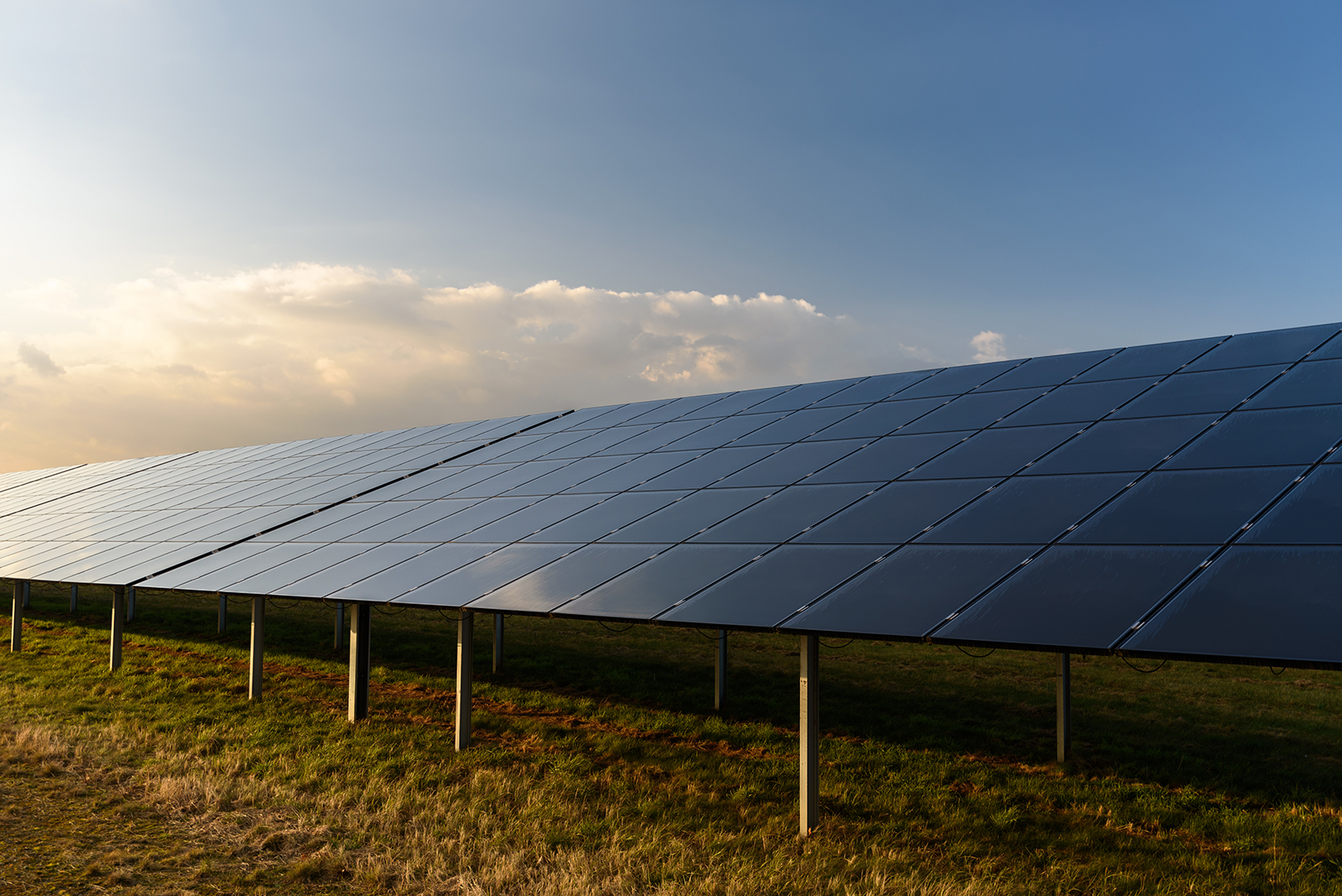 découvrez les avantages du photovoltaïque : une énergie renouvelable, économique et écologique, qui transforme la lumière du soleil en électricité pour un avenir durable.