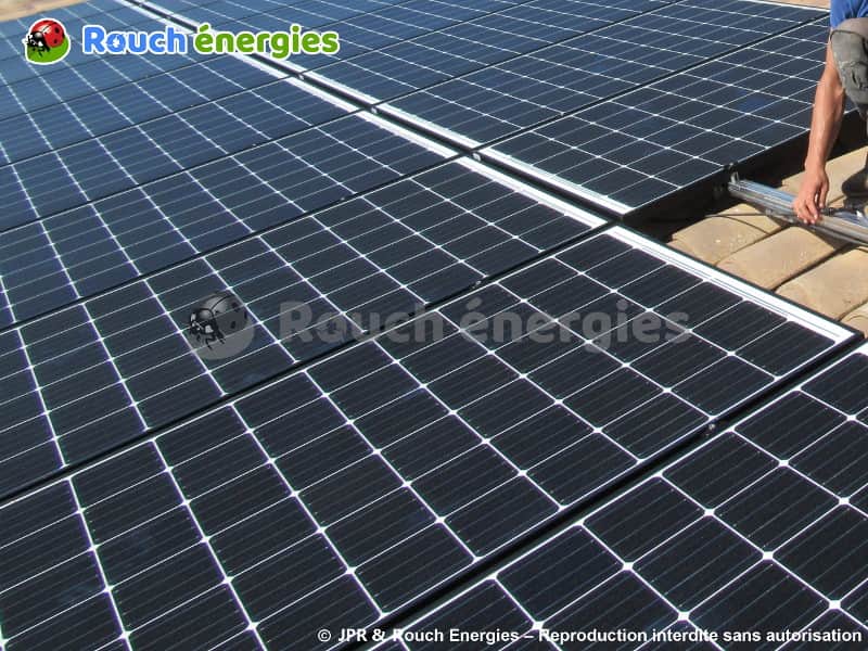 découvrez l'énergie photovoltaïque, une solution durable et écologique pour produire votre propre électricité. apprenez comment les panneaux solaires transforment la lumière du soleil en énergie, réduisant ainsi votre facture d'électricité et votre empreinte carbone.