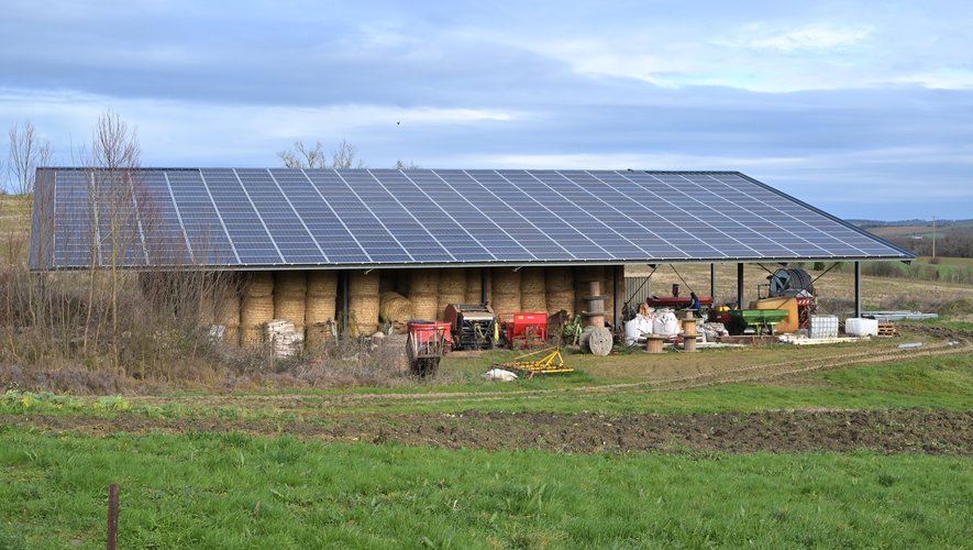 découvrez les avantages du photovoltaïque agricole, une solution durable et innovante permettant aux exploitants agricoles de produire leur propre électricité, de réduire leurs coûts énergétique et de contribuer à la transition énergétique tout en préservant l'environnement.