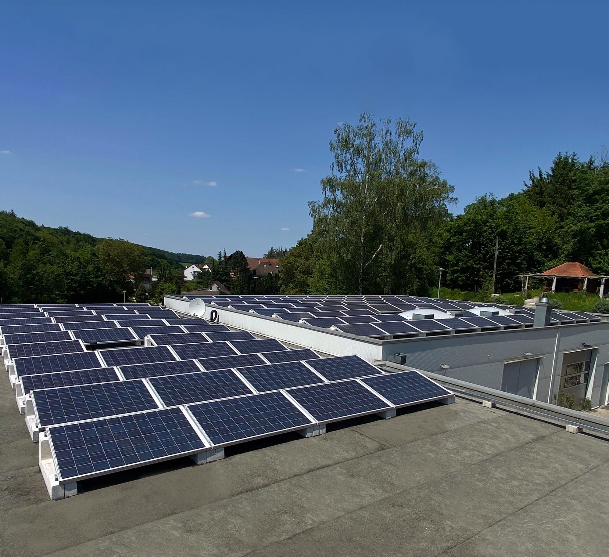 découvrez les dernières tendances et technologies du photovoltaïque en allemagne, un leader mondial dans l'énergie solaire. informez-vous sur les installations, les subventions et les innovations qui font de l'allemagne un modèle en matière de durabilité et d'énergie renouvelable.