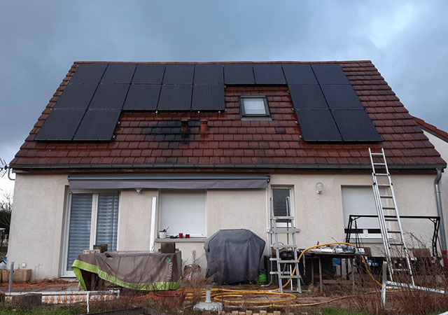 découvrez les solutions de panneaux photovoltaïques à besançon pour optimiser votre consommation d'énergie et réduire votre empreinte carbone. profitez des aides locales et d'un service personnalisé pour un projet solaire adapté à vos besoins.