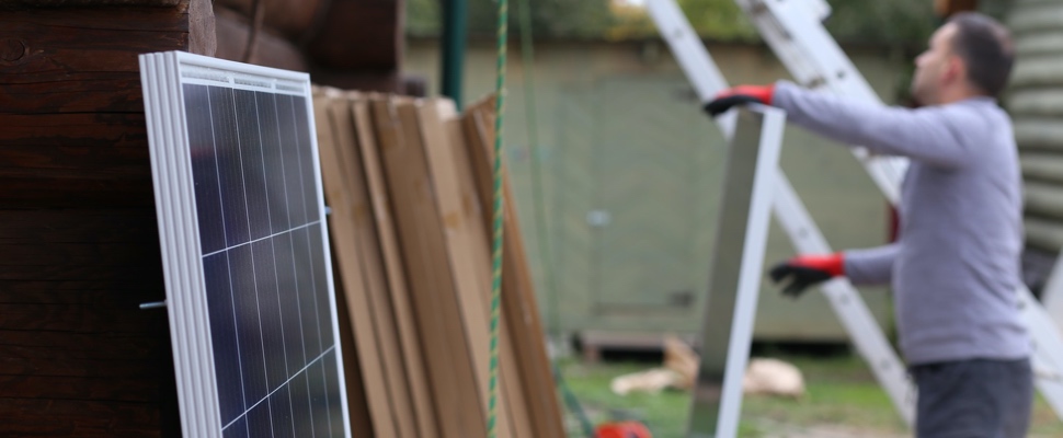 découvrez les solutions photovoltaïques en corse : une option durable pour produire votre propre électricité, réduire votre facture énergétique et contribuer à la préservation de l'environnement dans cette région au climat idéal.