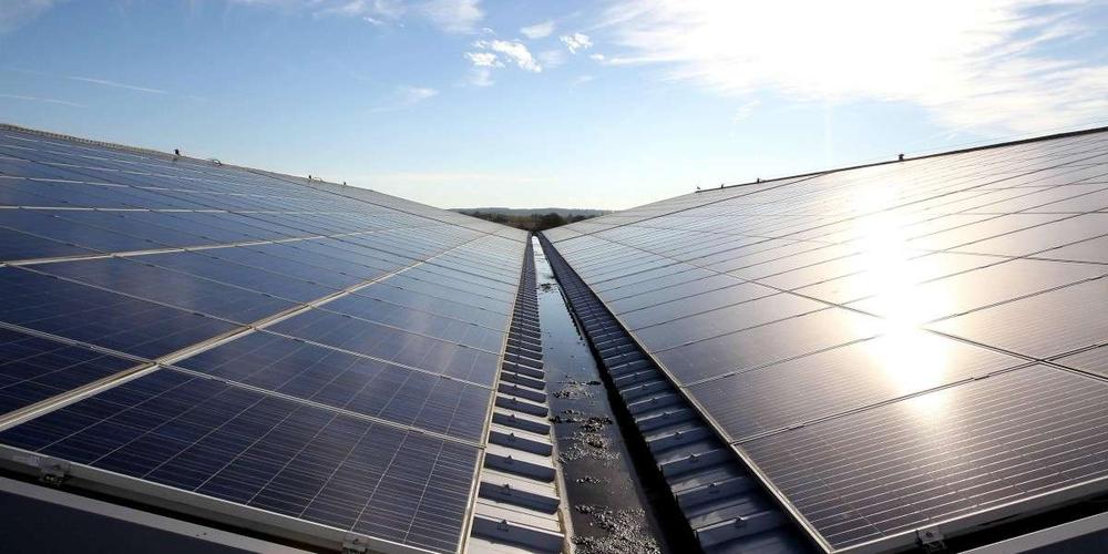 découvrez comment le photovoltaïque joue un rôle clé dans la transition énergétique, en offrant des solutions durables pour produire de l'électricité tout en réduisant notre empreinte carbone. explorez les avantages de l'énergie solaire et son impact sur notre avenir énergétique.