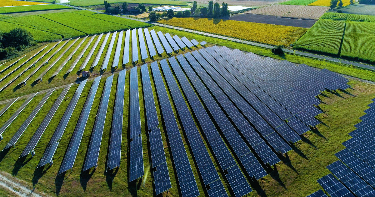 découvrez tout sur l'énergie photovoltaïque en france : avantages, installations, aides financières et innovations. adoptez une énergie durable et réduisez votre empreinte carbone grâce aux solutions photovoltaïques adaptées à vos besoins.