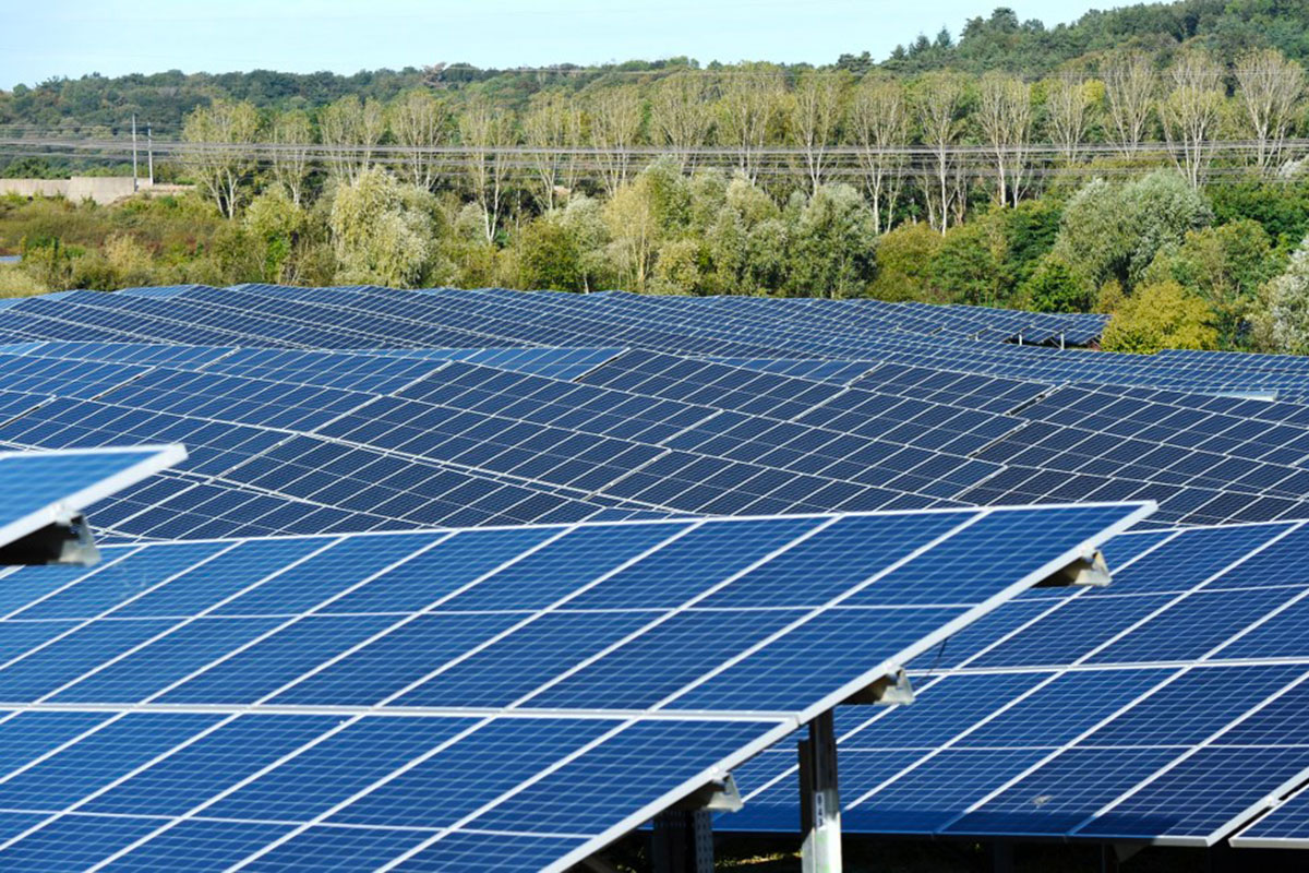 découvrez tout sur le photovoltaïque en france : les avantages, les installations, les aides financières et comment produire votre propre électricité grâce à l'énergie solaire.