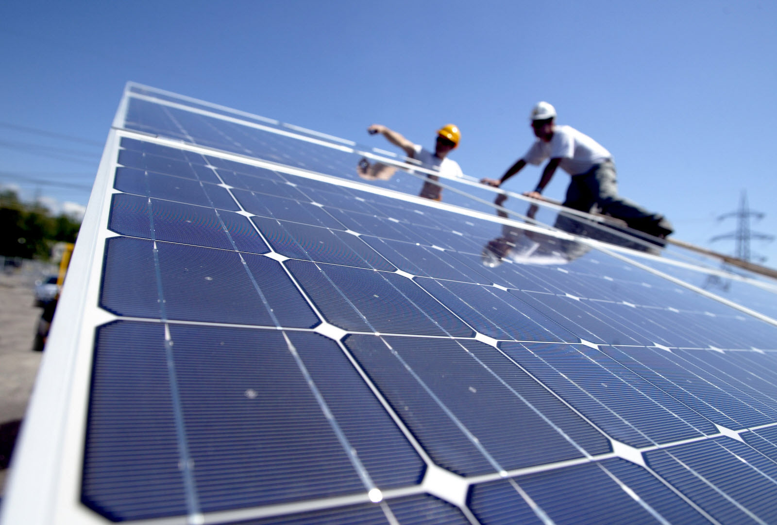 découvrez nos solutions photovoltaïques dans le haut-jura. profitez de l'énergie solaire pour réduire vos factures d'électricité et contribuer à un avenir durable. contactez-nous pour une évaluation gratuite de votre projet !