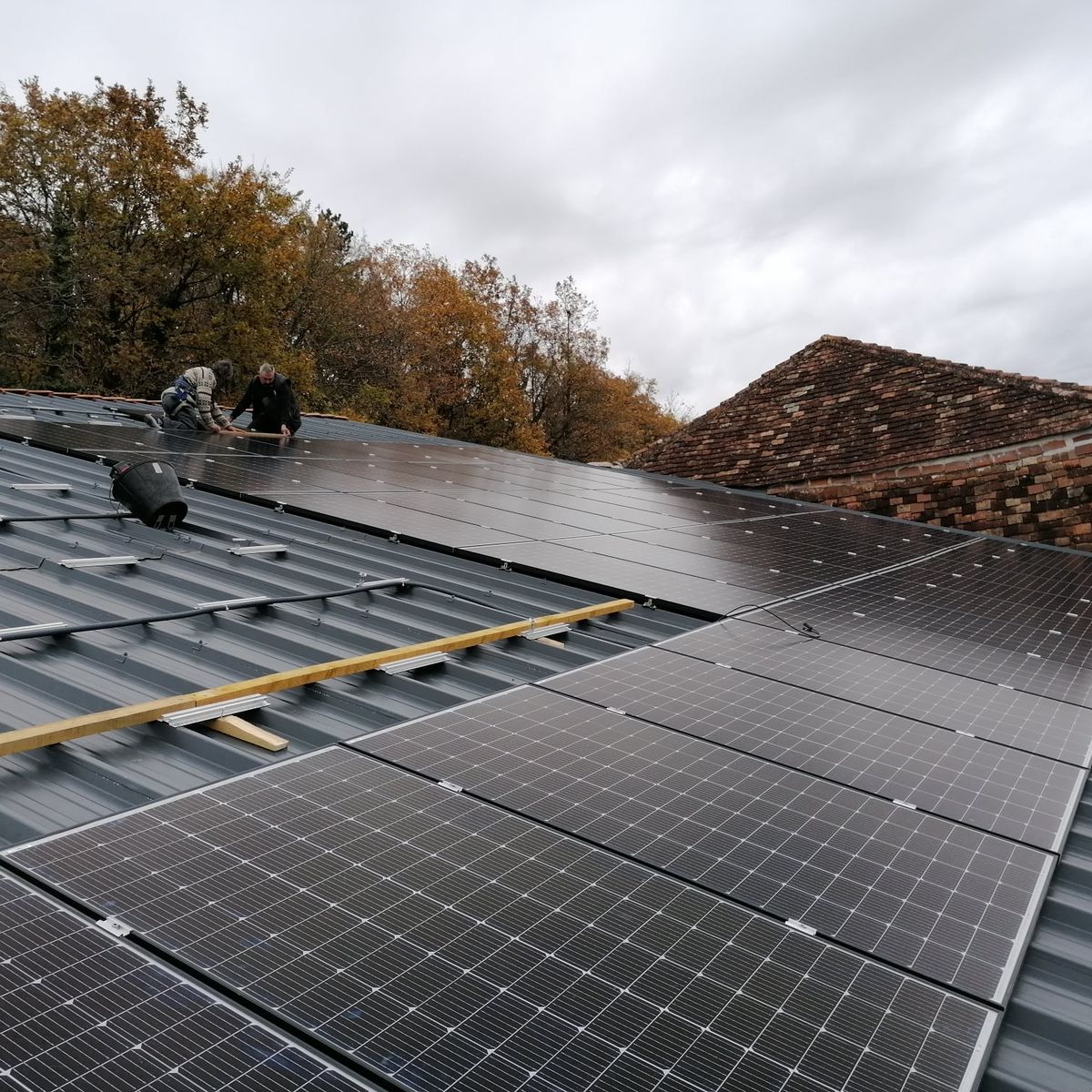 découvrez les solutions photovoltaïques à limoges pour optimiser votre consommation d'énergie et réduire votre empreinte carbone. informez-vous sur les équipements, les installations et les aides disponibles pour passer à l'énergie solaire.