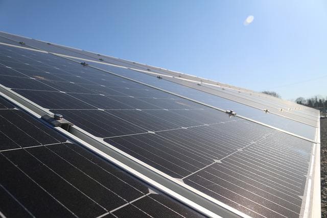 découvrez les solutions photovoltaïques à lyon pour produire votre propre électricité et contribuer à la transition énergétique. profitez des conseils d'experts, des installations sur mesure et des avantages financiers pour un avenir durable.
