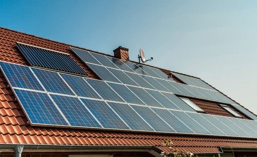 découvrez comment le photovoltaïque pour particuliers peut transformer votre maison en une source d'énergie renouvelable. apprenez les avantages, les coûts, et les solutions adaptées pour réduire vos factures d'électricité tout en préservant l'environnement.