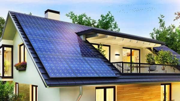 découvrez les avantages du photovoltaïque pour les particuliers : réduisez vos factures d'électricité, contribuez à la protection de l'environnement et profitez des aides financières. passez au solaire et transformez votre maison en source d'énergie renouvelable.