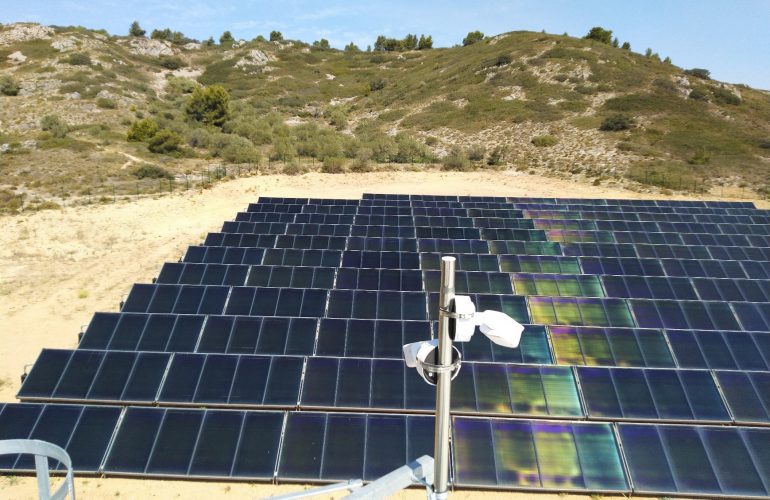 découvrez les solutions photovoltaïques à roanne pour une énergie propre et économiquement avantageuse. optimisez votre consommation d'énergie tout en contribuant à la protection de l'environnement.