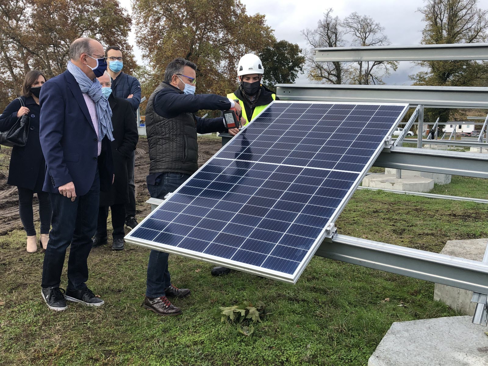 découvrez les solutions photovoltaïques à roanne pour profiter d'une énergie renouvelable et réduire vos factures d'électricité. informez-vous sur l'installation de panneaux solaires et les aides disponibles dans votre région.