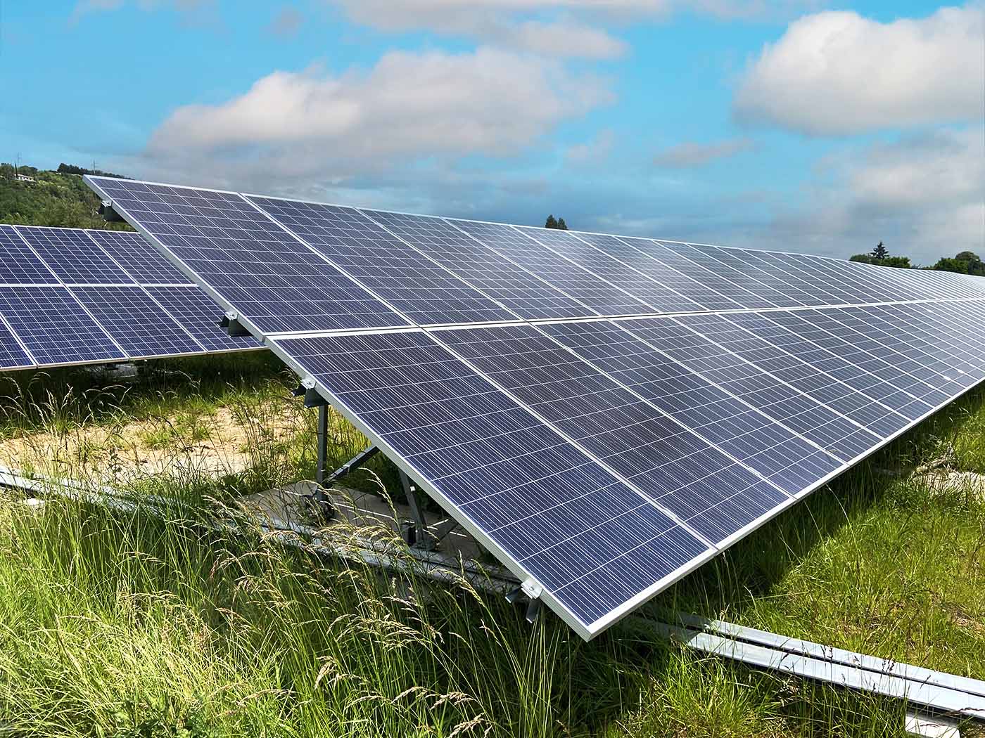 découvrez les avantages du photovoltaïque sur sol pour une production d'énergie durable et économique. apprenez comment cette technologie révolutionnaire permet de réduire vos factures d'électricité tout en préservant notre planète.