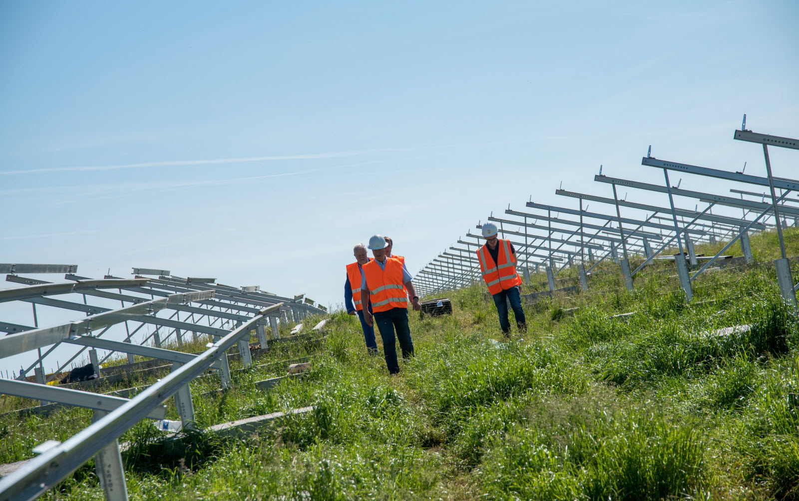 découvrez les avantages du photovoltaïque urbain : une solution innovante pour produire de l'énergie renouvelable directement dans nos villes. apprenez comment cette technologie contribue à réduire l'empreinte carbone, à diminuer les factures d'énergie et à améliorer la durabilité urbaine. adoptez le photovoltaïque pour un avenir énergétique plus vert.