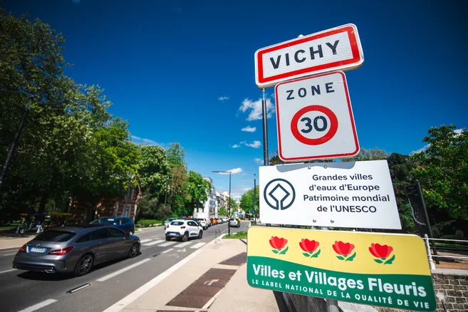 découvrez les solutions photovoltaïques à vichy pour optimiser votre consommation d'énergie et réduire votre facture. profitez des avantages des panneaux solaires, des conseils d'experts et des installations sur mesure adaptées à vos besoins.