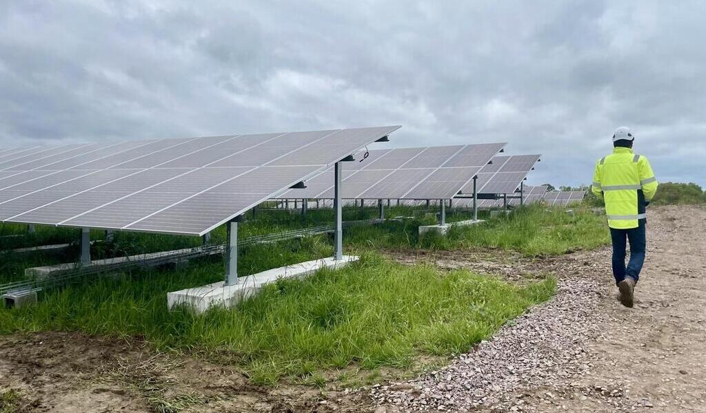 découvrez nos solutions photovoltaïques à caen pour une énergie propre et durable. profitez d'une installation sur mesure, d'une expertise locale et d'un accompagnement personnalisé pour réduire vos factures d'électricité et contribuer à la protection de l'environnement.