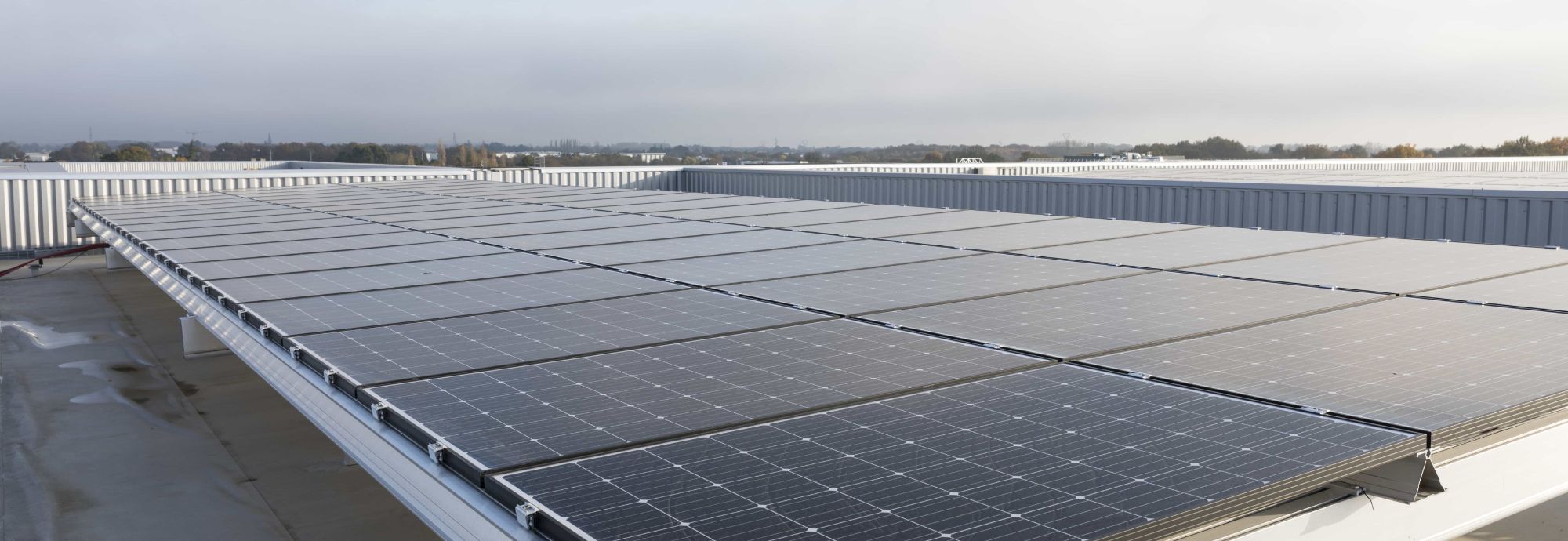découvrez les solutions photovoltaïques à nantes pour produire votre propre électricité verte. optimisez votre consommation énergétique tout en préservant l'environnement grâce à nos installations solaires adaptées à vos besoins.