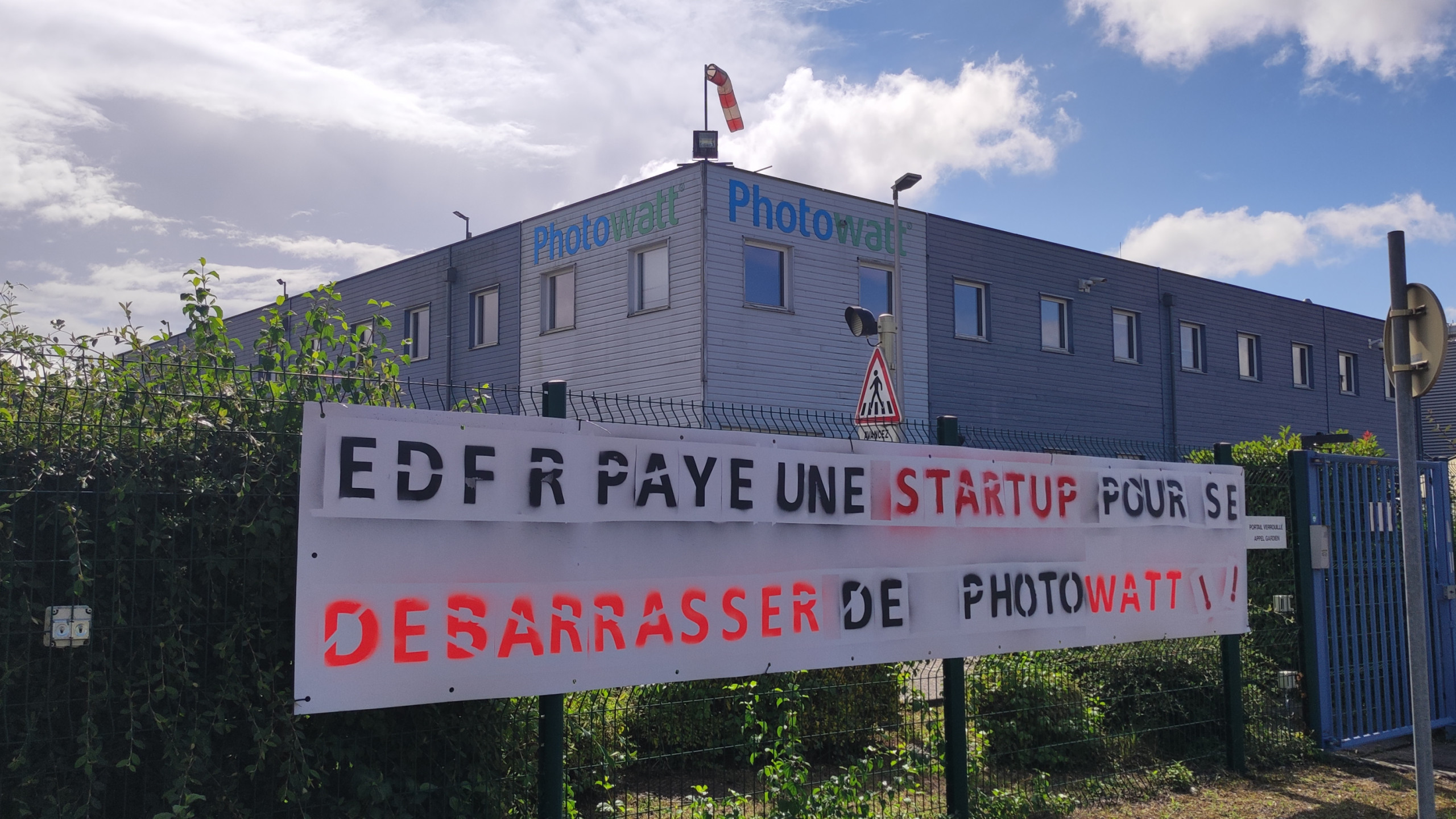 découvrez photowatt, un leader dans la fabrication de panneaux solaires de haute qualité. engagez-vous dans une énergie durable et réduisez votre empreinte carbone grâce à nos solutions innovantes et performantes.