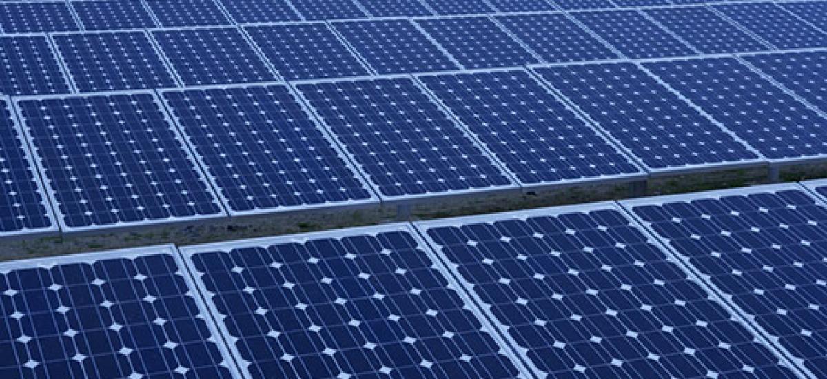 découvrez le monde fascinant de la physique photovoltaïque, une discipline qui explore la conversion de la lumière solaire en énergie électrique. apprenez les principes fondamentaux, les technologies innovantes et les applications durables qui façonnent l'avenir de l'énergie renouvelable.