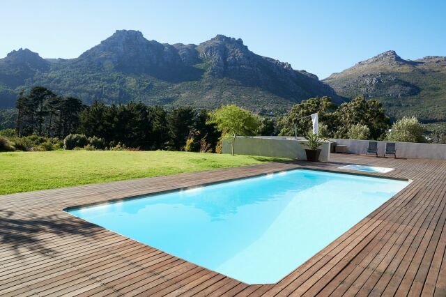 découvrez notre sélection de piscines adaptées à tous les besoins et budgets. profitez de l'été avec style et confort, qu'il s'agisse d'une piscine hors-sol ou creusée. transformez votre jardin en oasis de détente et de plaisir aquatique.