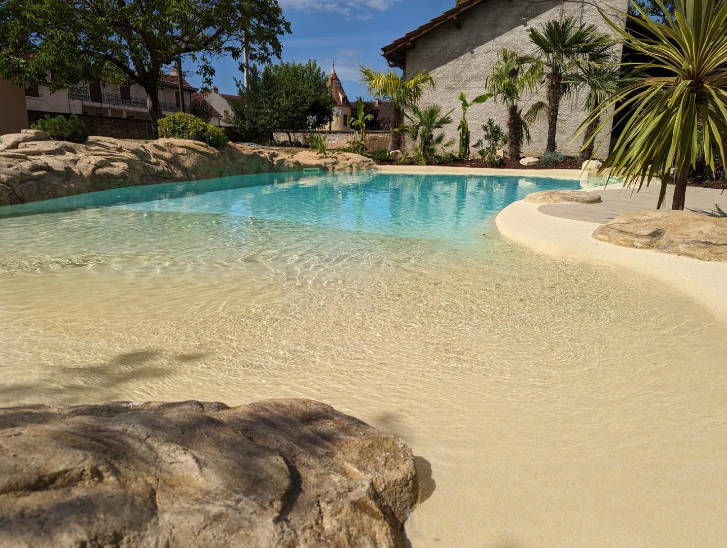 découvrez notre guide complet sur les piscines : conseils d'entretien, idées d'aménagement, et tendances pour profiter pleinement de votre espace aquatique cet été.