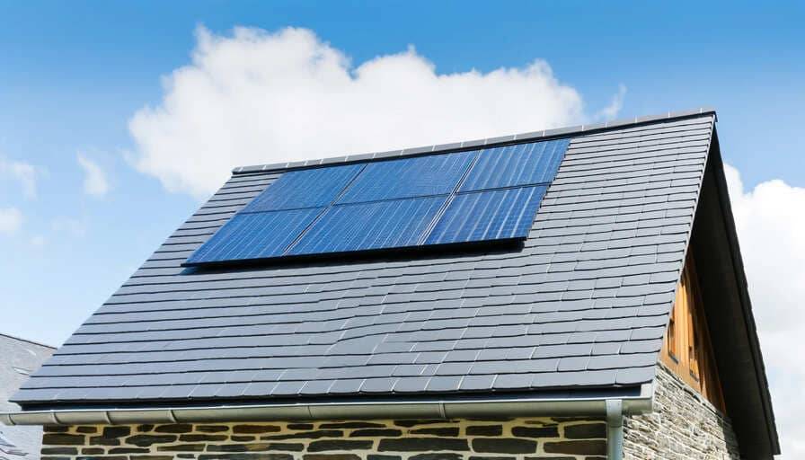 découvrez tout ce qu'il faut savoir sur le poids des panneaux photovoltaïques, y compris leur impact sur l'installation, les différents types disponibles et les conseils pour choisir le modèle adapté à vos besoins.