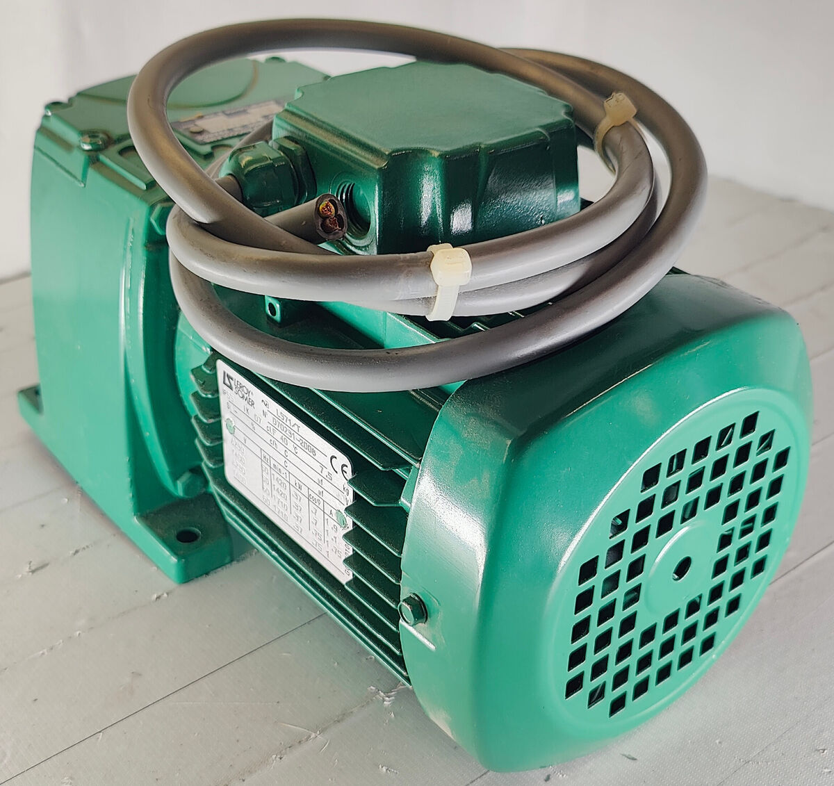 découvrez la pompe piscine leroy somer ip55, conçue pour offrir une performance optimale et une durabilité exceptionnelle. idéale pour le maintien de la propreté de votre piscine, cette pompe est résistente à l'eau et facile à installer. profitez d'une baignade claire et agréable grâce à cet équipement fiable.