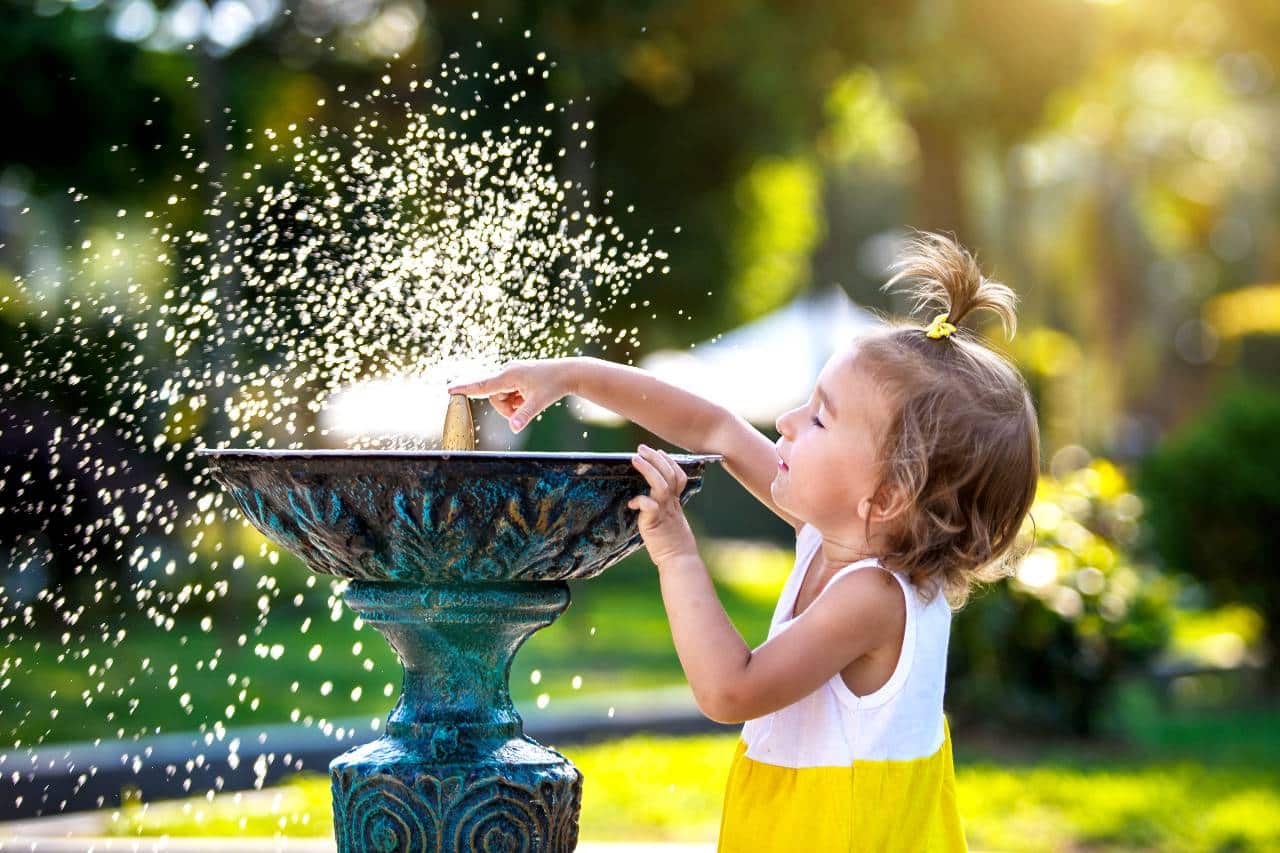 découvrez notre pompe solaire cascade, idéale pour animer vos espaces extérieurs avec des jeux d'eau écoresponsables. profitez d'une installation simple et d'une efficacité optimale, tout en contribuant à la préservation de l'environnement grâce à l'énergie solaire.