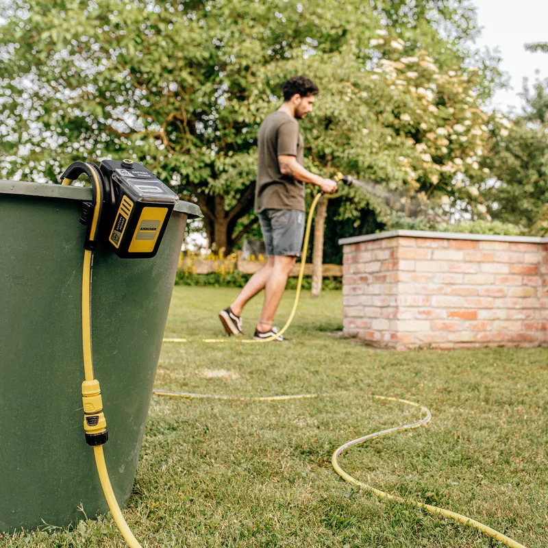 découvrez notre pompe solaire pour cuve de 1000 litres, idéale pour l'irrigation éco-responsable et l'alimentation en eau. facile à installer, elle offre une performance optimale tout en utilisant une énergie renouvelable. améliorez votre autonomie énergétique tout en préservant l'environnement !