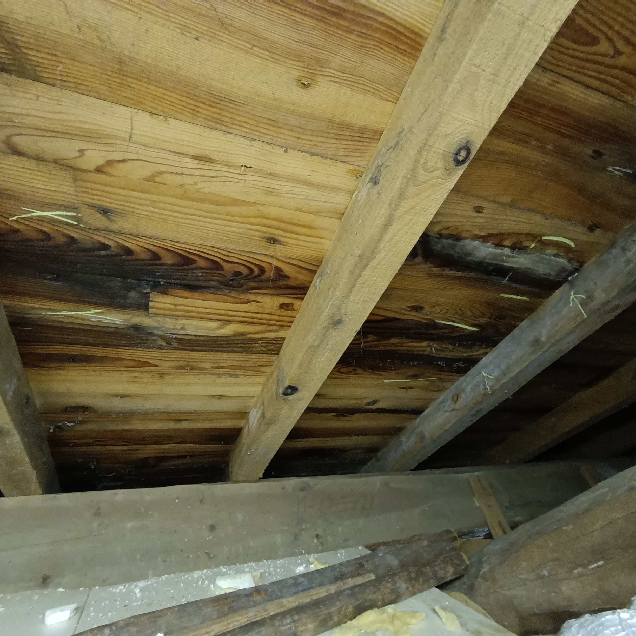 découvrez comment poser des ardoises sur volige avec notre guide complet. apprenez les techniques essentielles, les outils nécessaires et les astuces pour réussir votre toiture en ardoise, tout en garantissant une finition esthétique et durable.