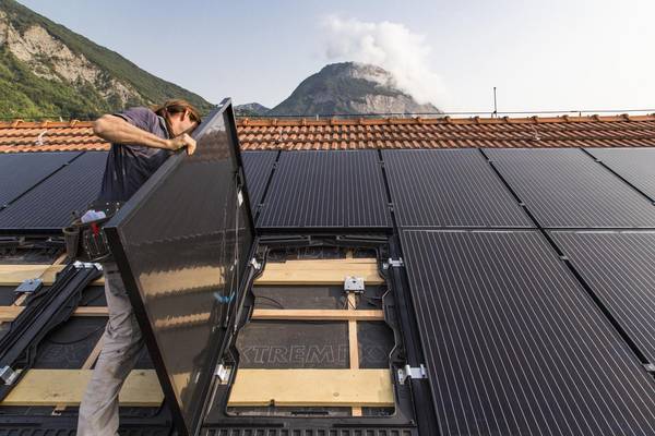découvrez le potentiel solaire : une source d'énergie renouvelable inépuisable qui peut transformer notre façon de consommer. explorez les avantages, les technologies et les opportunités offertes par l'énergie solaire pour un avenir durable.