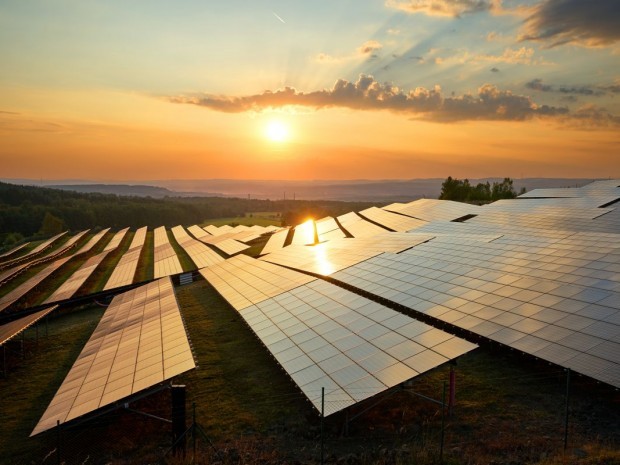 découvrez les primes photovoltaïques en france : subventions, aides financières et avantages fiscaux pour encourager l'installation de panneaux solaires. maximisez votre investissement et réduisez votre facture d'électricité grâce aux dispositifs mis en place par l'état.